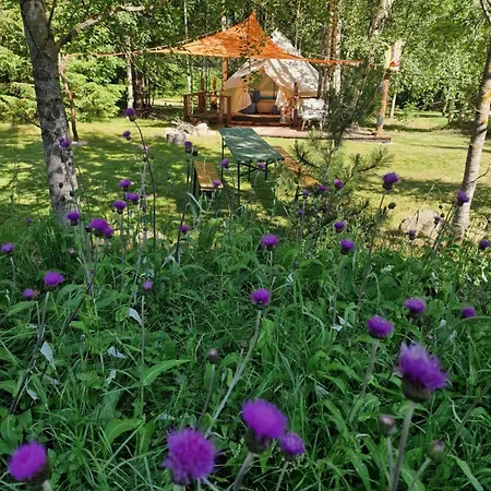 Lüks kamp alanı Glamping Stola Lesny Duch